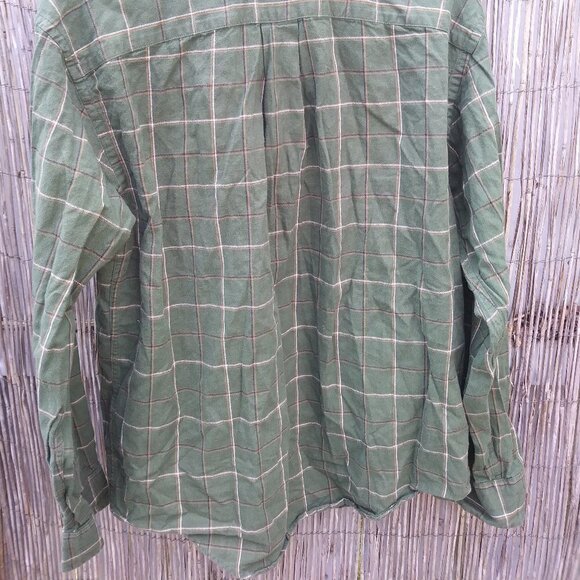 St. John's Bay Flannel Green Plaid Button Up - LG - Picture 11 of 12